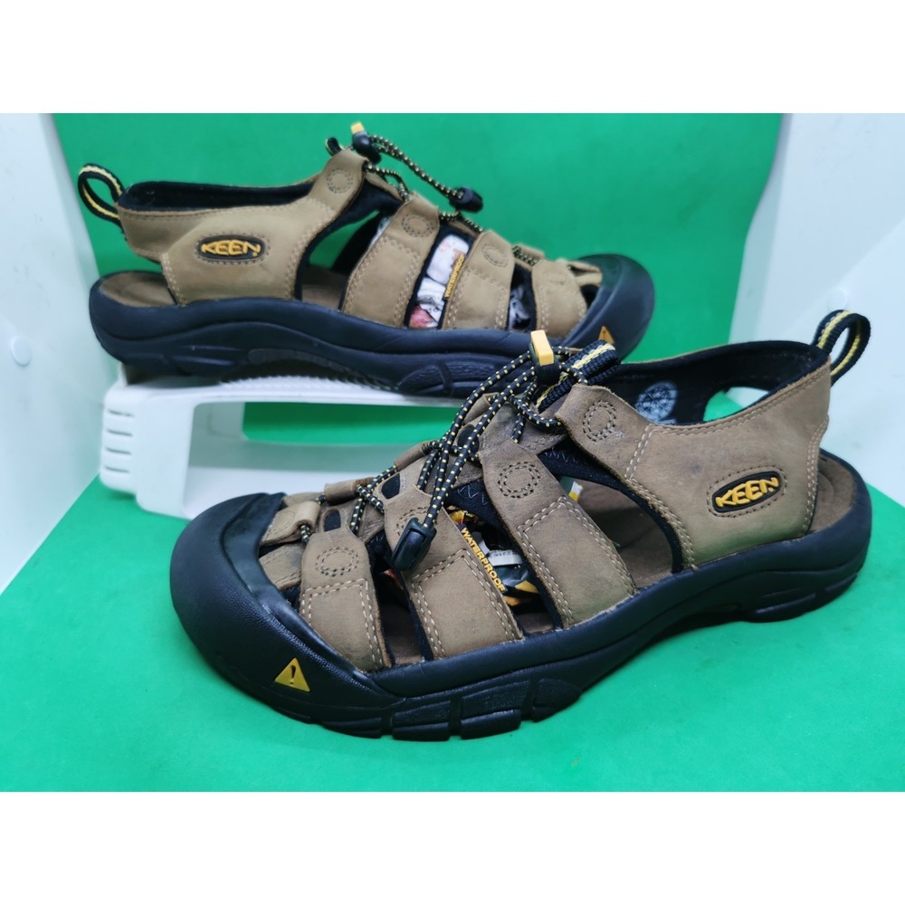 KEEN Newport Brown Waterproof Leather Sport Sandals Mens Size 8.5 Hiking Fishing